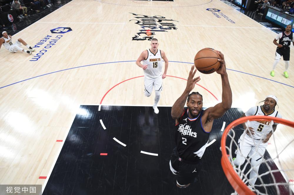 与亚历山德 与亚历山德