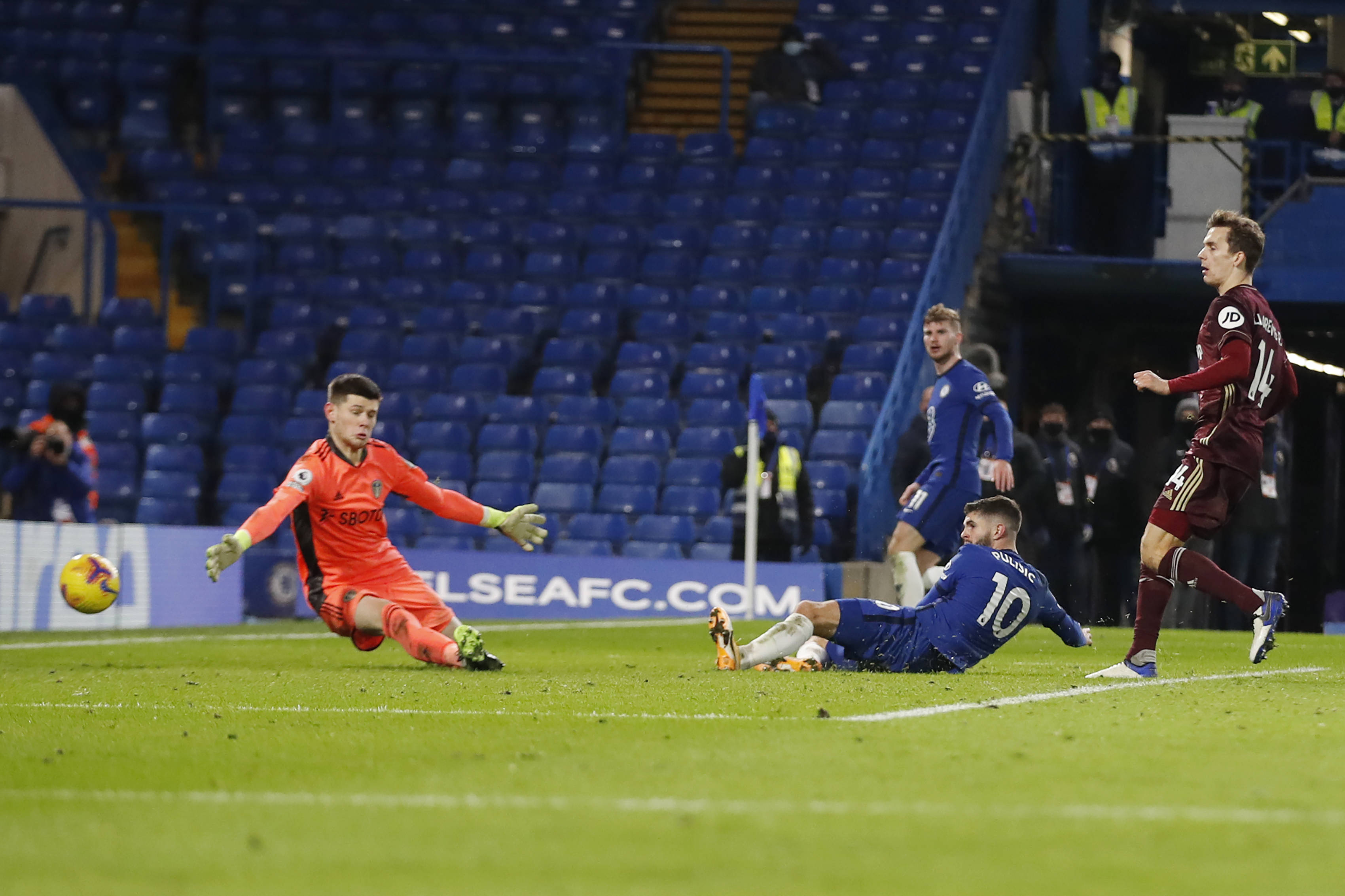 他在小空间 他在小空间